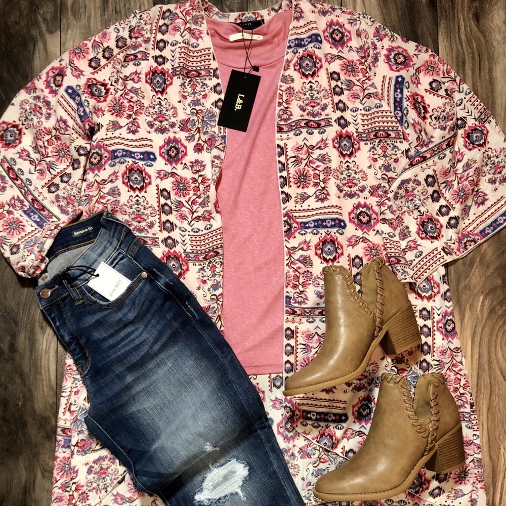 NWT Pretty in Pink Kimono